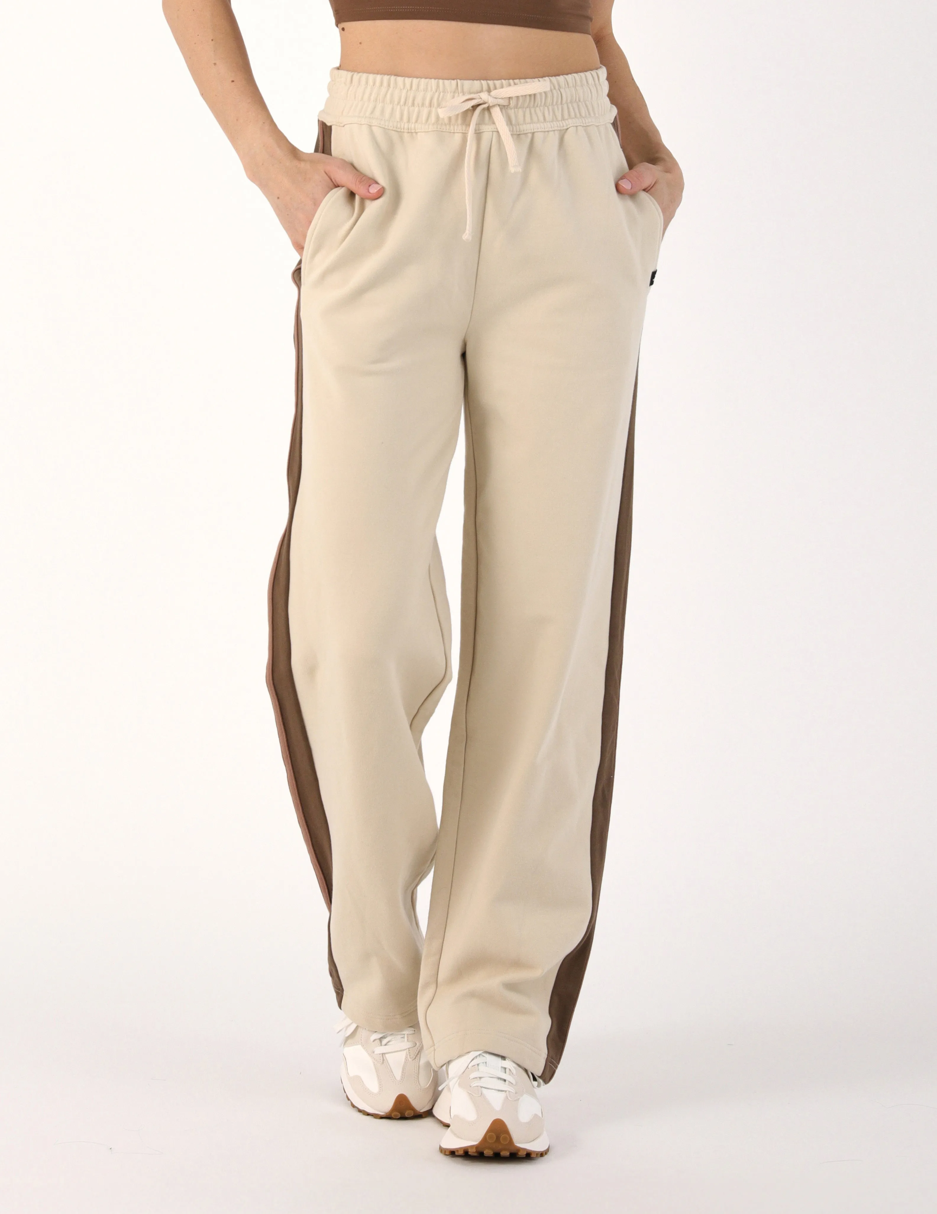 Retro Straight Leg Sweatpant: Oatmilk/Chocolate/Latte/Black
